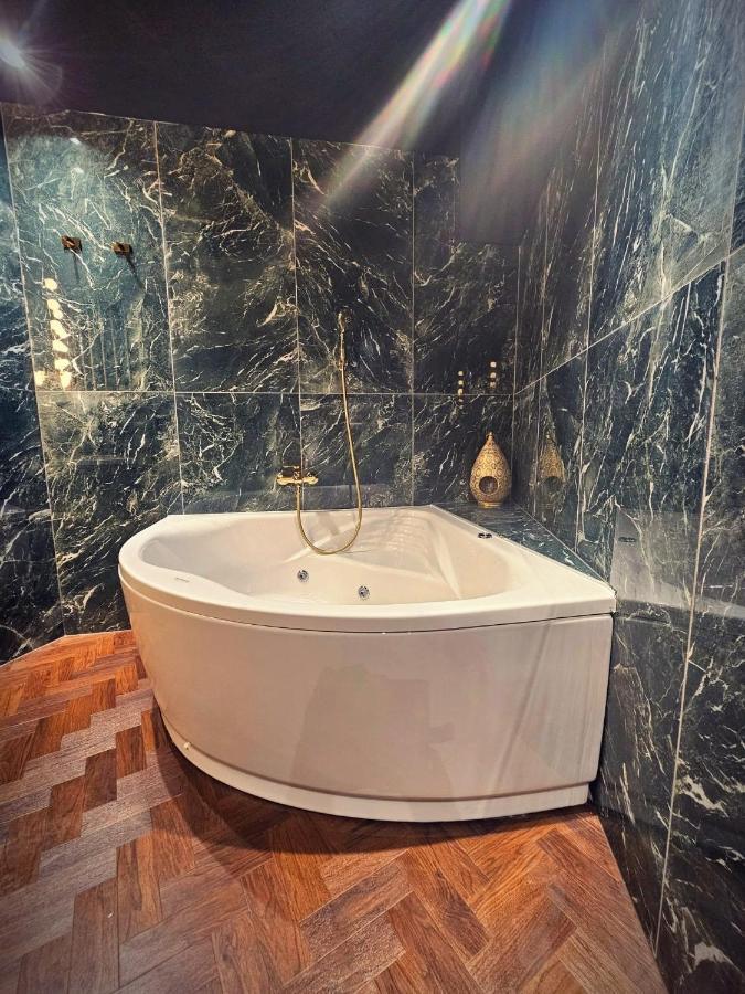 Booza 69 Luxury Rooms สปลิท ภายนอก รูปภาพ