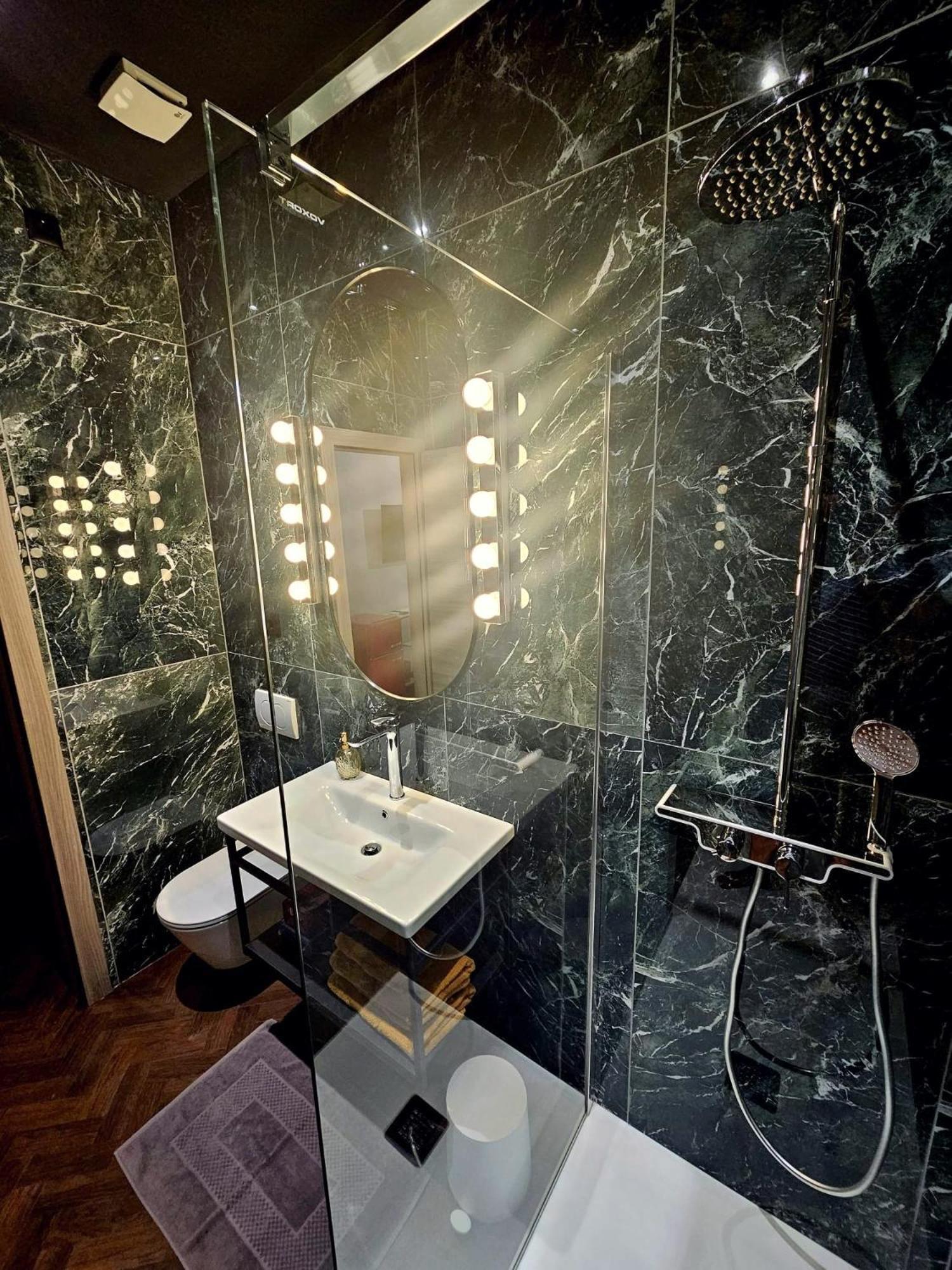 Booza 69 Luxury Rooms สปลิท ภายนอก รูปภาพ